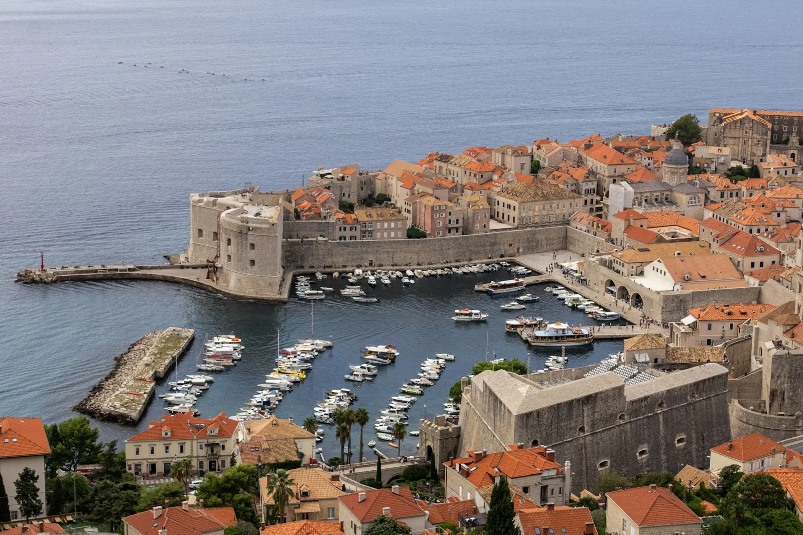 Dubrovniks gamla stad och hamn
