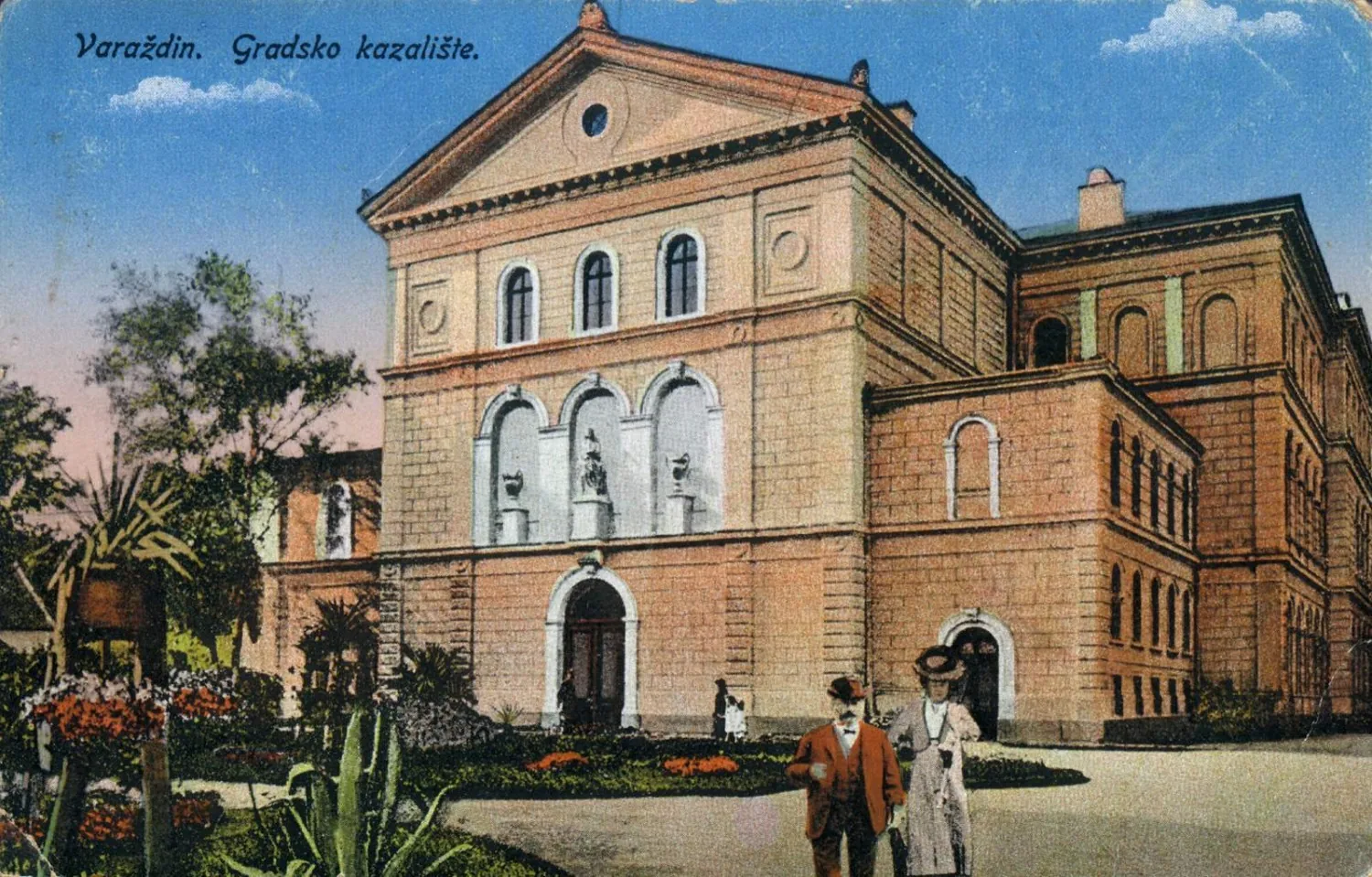 Historiskt vykort med teaterbyggnaden i Varaždin